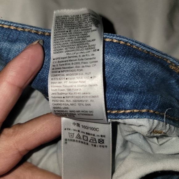Old Navy jeans - Picture 10 of 10